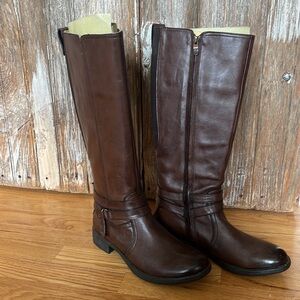 NWOT BUSSOLA LEATHER RIDING BOOTS, size 38, 7.5